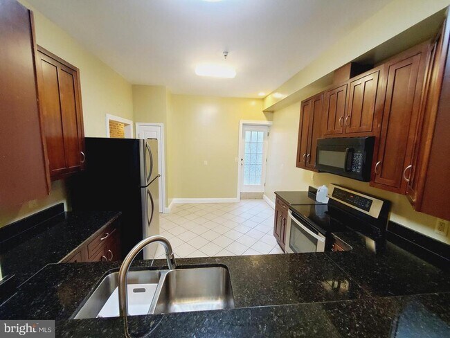 Building Photo - 1624 Gwynns Falls Pkwy
