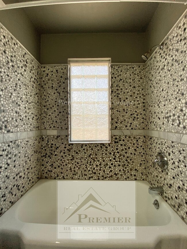 Building Photo - 1 Alsace Way