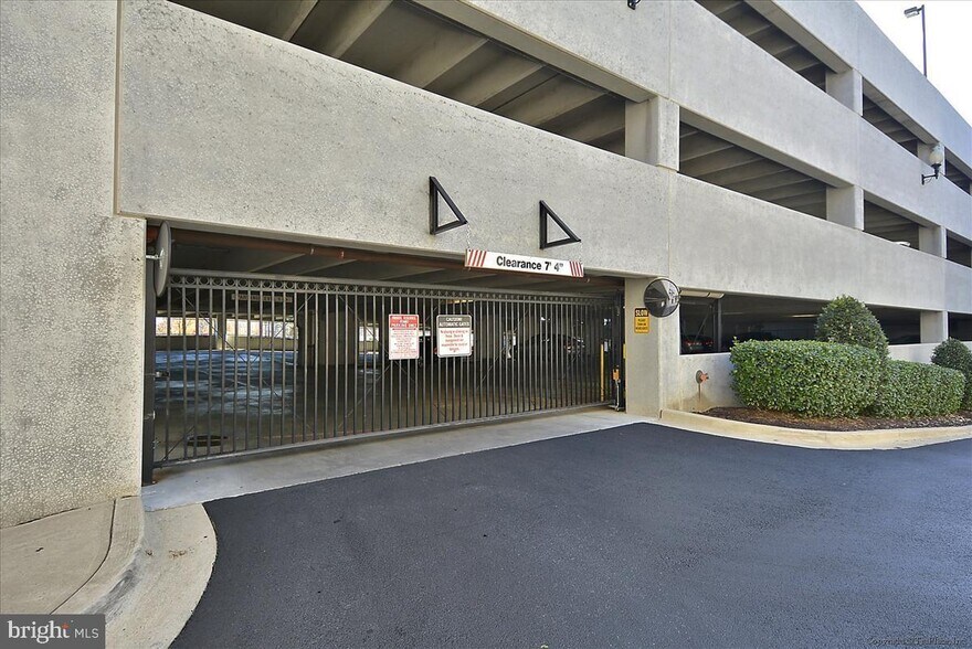 Building Photo - 501 Hungerford Dr