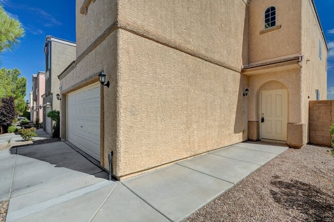 Building Photo - 3 Bedroom Home Near Mountains Edge | 89148 Zip Code