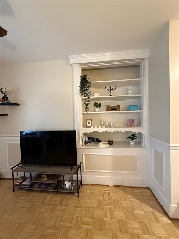 Building Photo - 1710 Commonwealth Ave