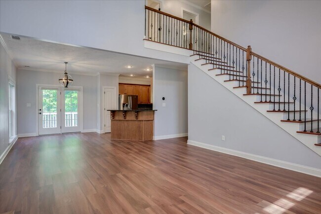 Building Photo - 4122 Chastain Dr