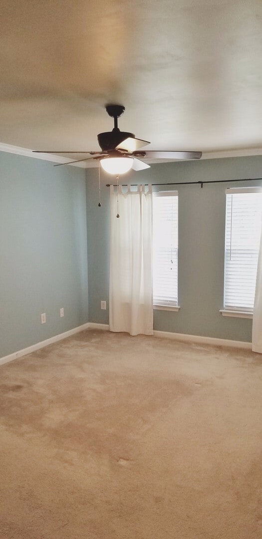 Building Photo - Stunning Town Home in Popular Liberty Hall