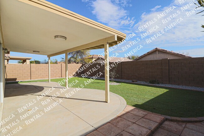 Building Photo - 12043 W Windrose Dr