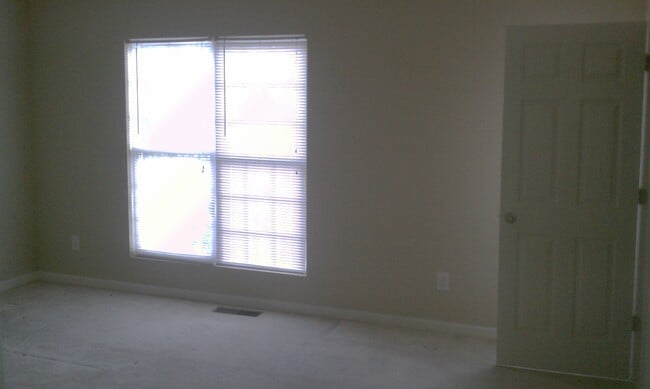 Building Photo - 5616 Union Pointe Dr