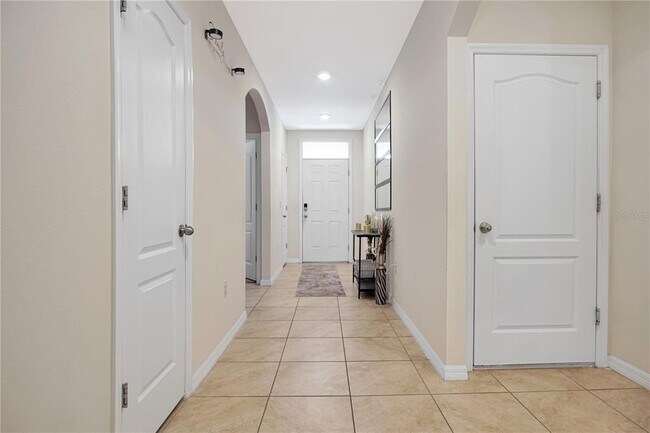 Building Photo - 203 Fall Glo Rd