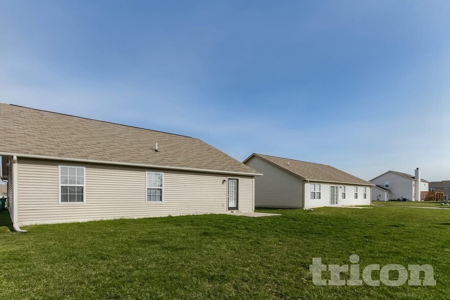 Building Photo - 2940 Armaugh Dr