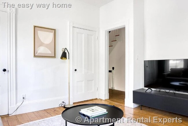 Building Photo - 32 Healey St