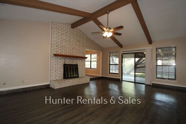 Building Photo - Country Trails Classic!