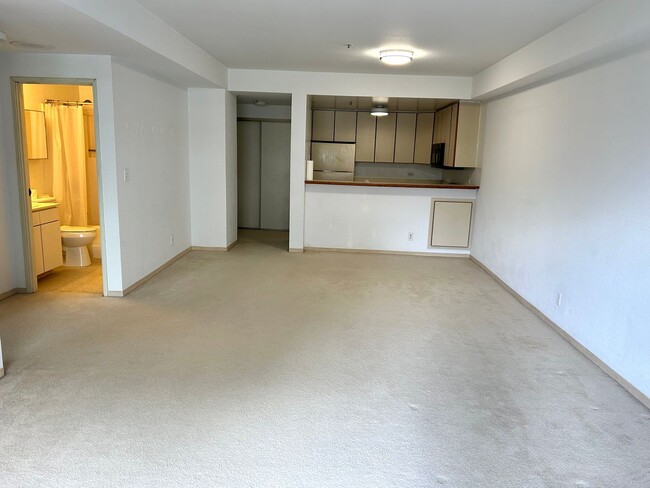 Building Photo - 1BR Condo @ Opera Plaza with Amenities, 24...