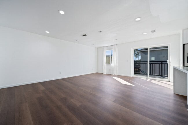 Building Photo - 6733 Lanto St