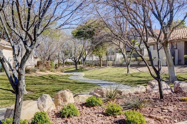 Building Photo - 162 Mountainside Dr