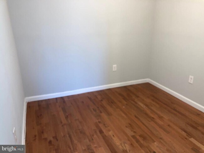 Building Photo - 5207 Hazel Ave