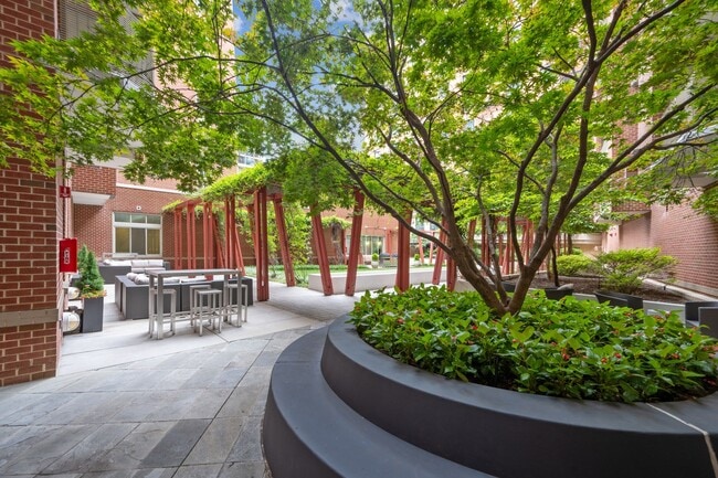 Building Photo - 1BR w/ Parking, Pool, & Fitness Center plu...