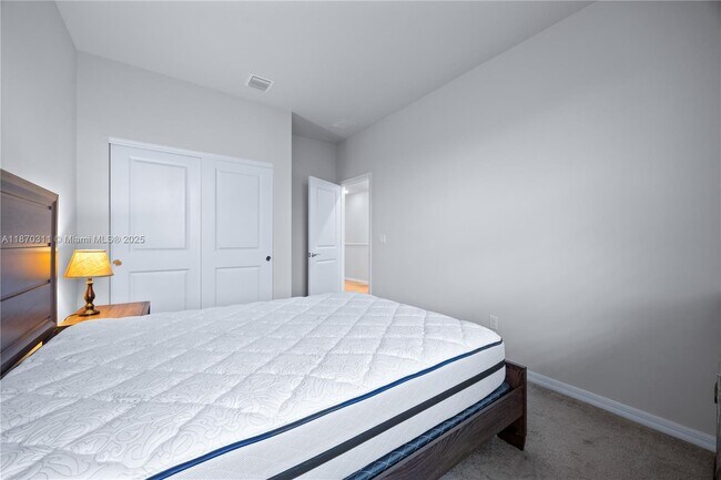 Building Photo - 5180 Eucalyptus Dr