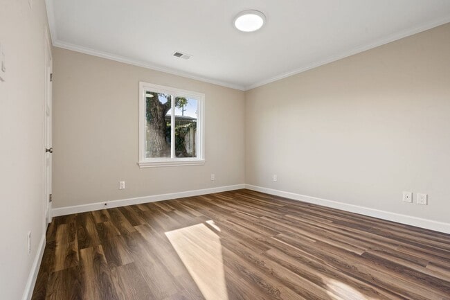 Building Photo - Updated 3BR/1BA Home w/ Large Yard & Garage, Winston Manor Neighborhood in South San Francisco