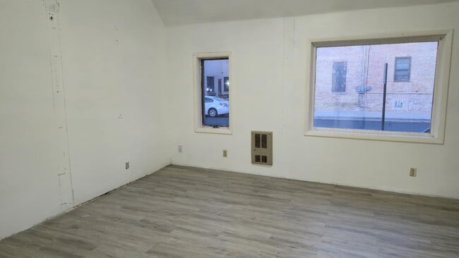 Building Photo - 1204 Washington St