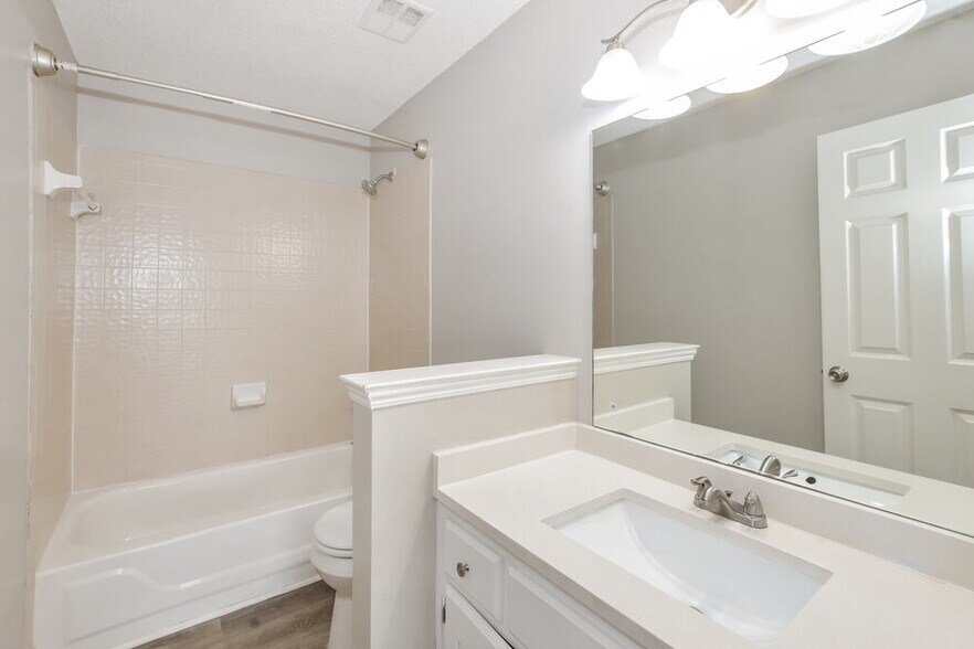 Building Photo - 8959 Raspberry Ln