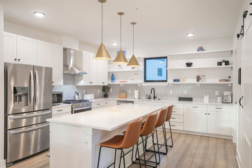 Building Photo - 402 Cleveland St