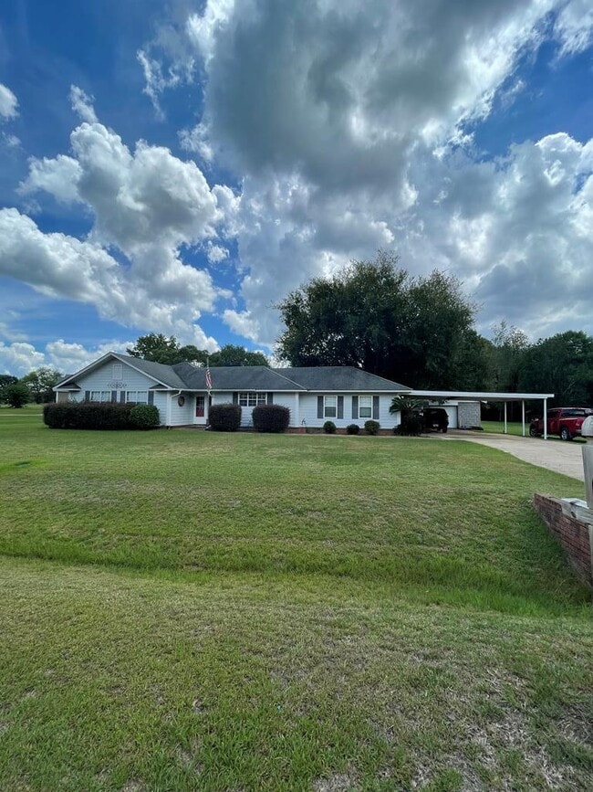 Building Photo - 170 Springlake Dr
