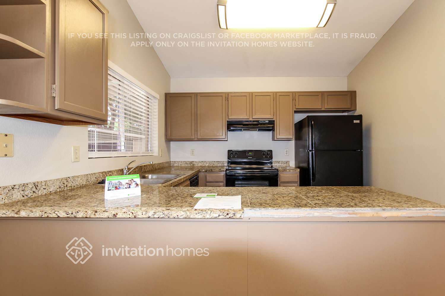 Building Photo - 10729 W Ruth Ave