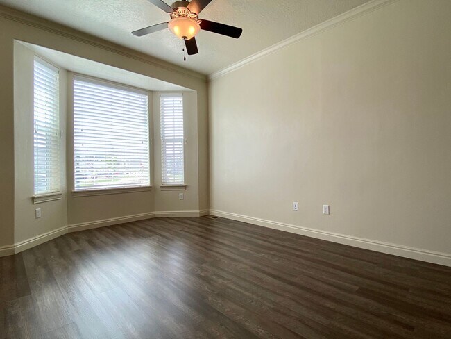 Building Photo - 2 Bed/1.5 Bath Townhouse in Provo