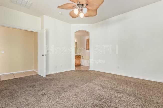 Building Photo - 3018 S 102nd Ln