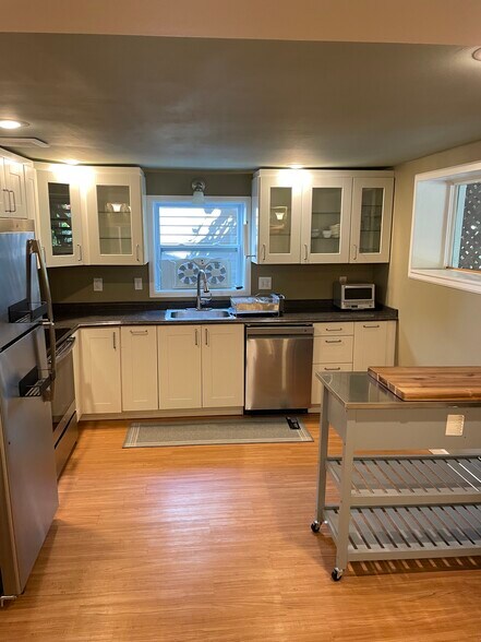 Building Photo - 2409 N 41st St