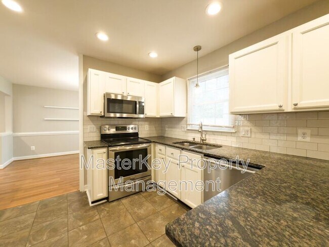 Building Photo - 5236 Knightsbridge Way
