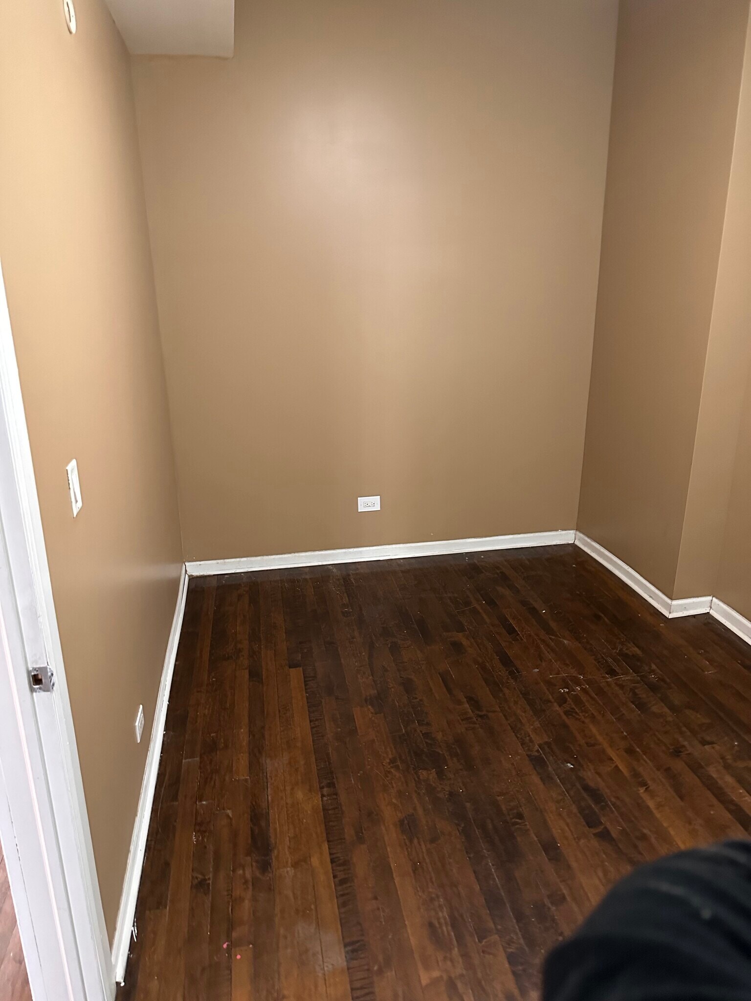 Large bedrooms - 7948 S Drexel Ave