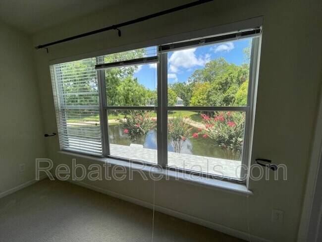 Building Photo - 13475 Stone Pond Dr