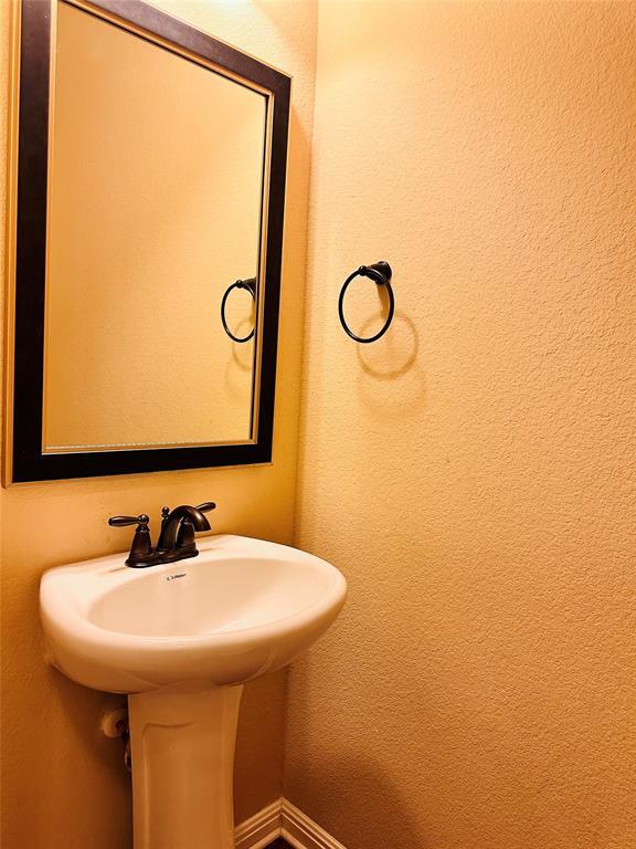 Building Photo - 18501 Bassano Ave