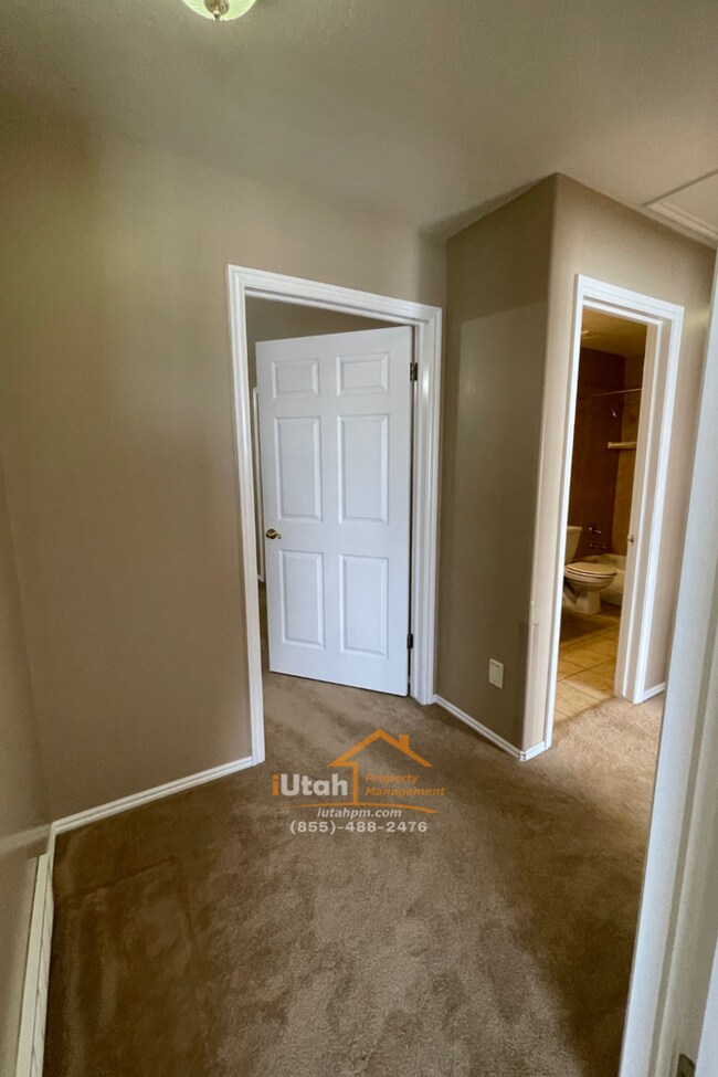 Building Photo - East Layton 6 Bdrm 3 Bth 2 car garage home.