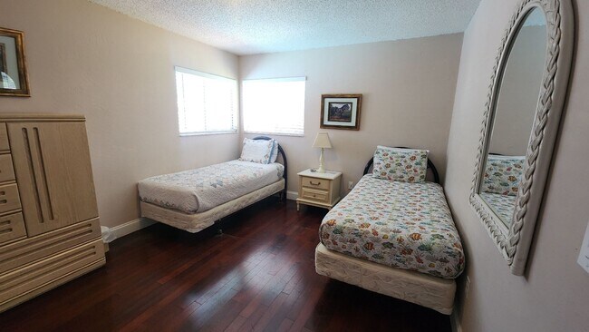 Building Photo - The Woodlands of Palm Coast- FURNISHED- 4 Bedroom 2 Bath- Long Term