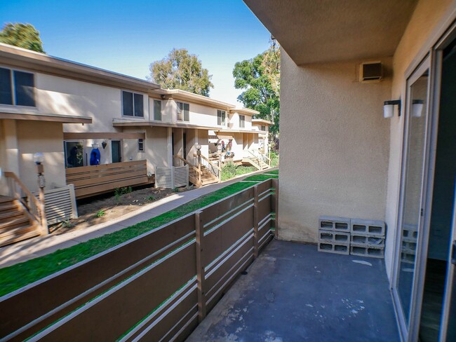 Building Photo - Charming condo in Point Loma Tennis Club!