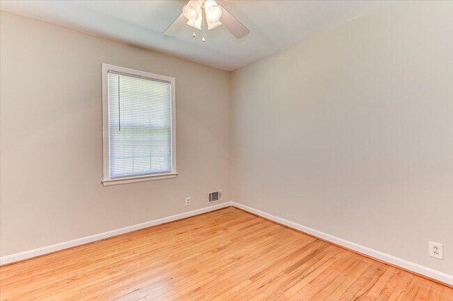 Building Photo - 2705 Bolling Rd