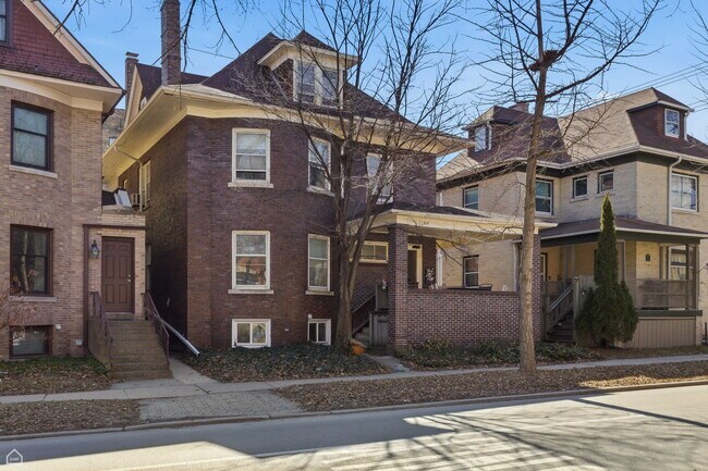Building Photo - 1104 Dempster St