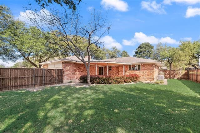Building Photo - 3106 Sharpview Ln