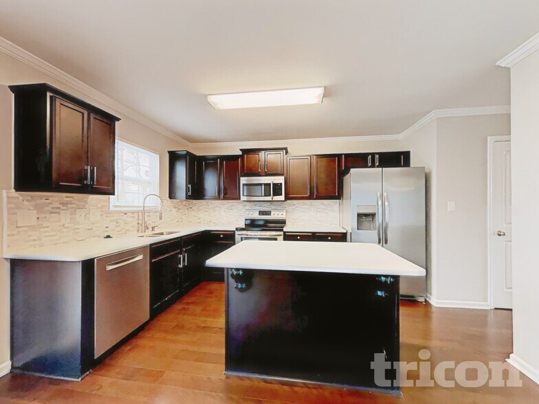 Building Photo - 6931 Savanna Springs Dr