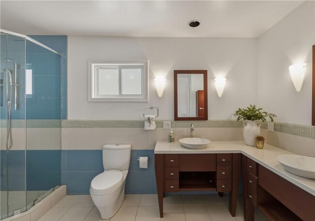 Building Photo - 2611 Alvord Ln