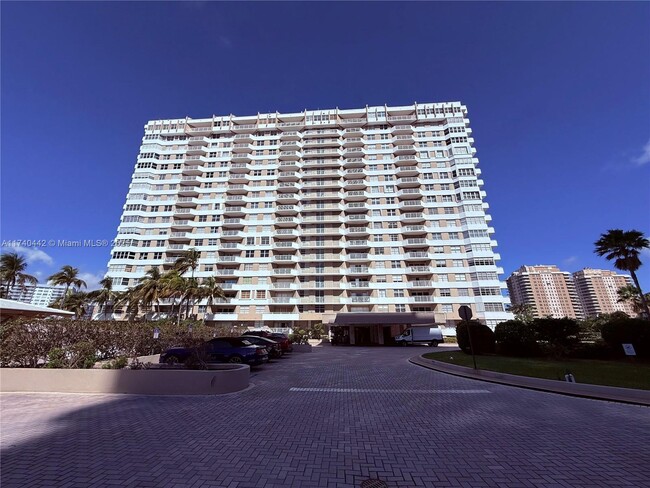 Building Photo - 1965 S Ocean Dr