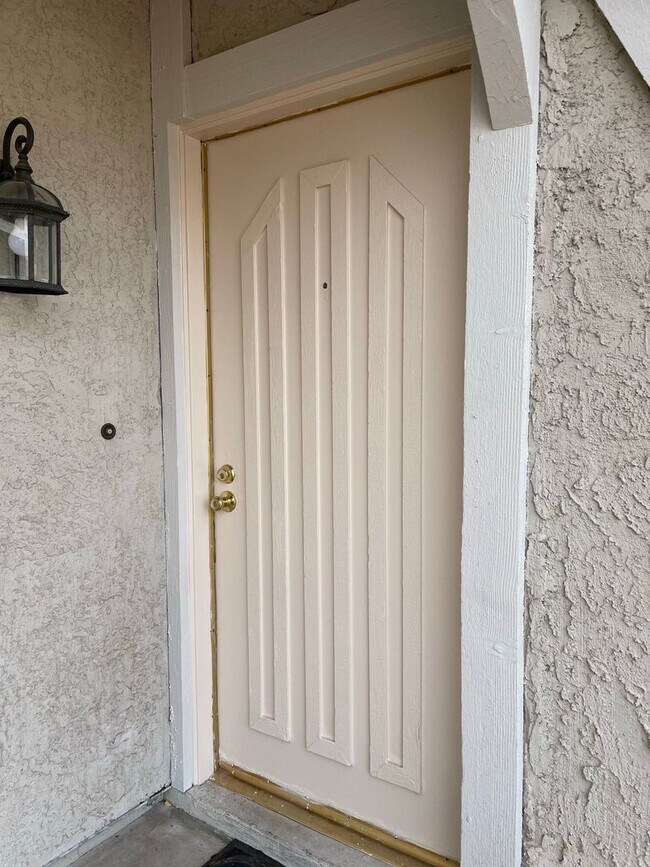 Building Photo - 2 bedroom 2 bath house near Desert Shores/ Available 4/1/2026