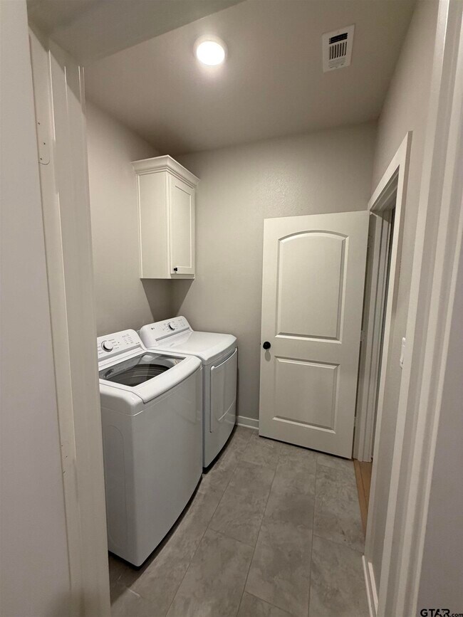 Building Photo - 11201 County Rd 166