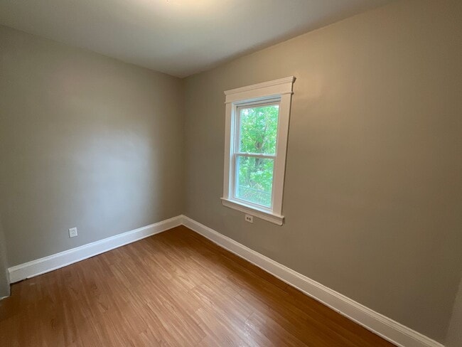 Building Photo - 3392 W 49th St