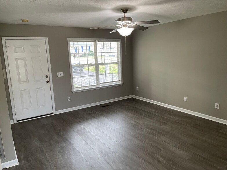 Building Photo - 1604 Baucom Dr