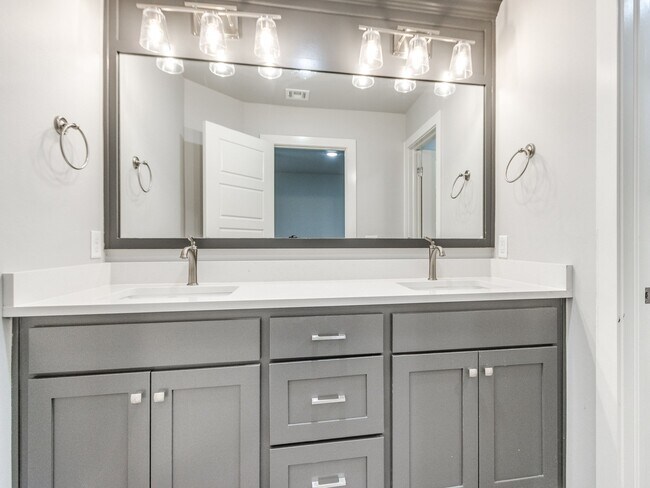 Building Photo - 14525 Rochefort Ln