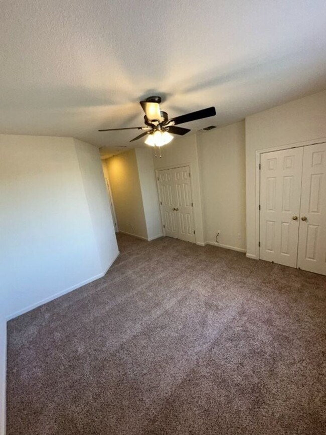 Building Photo - Nor Cal Realty, Inc. - 2 bedroom, 2.5 bath townhouse with 2 car garage