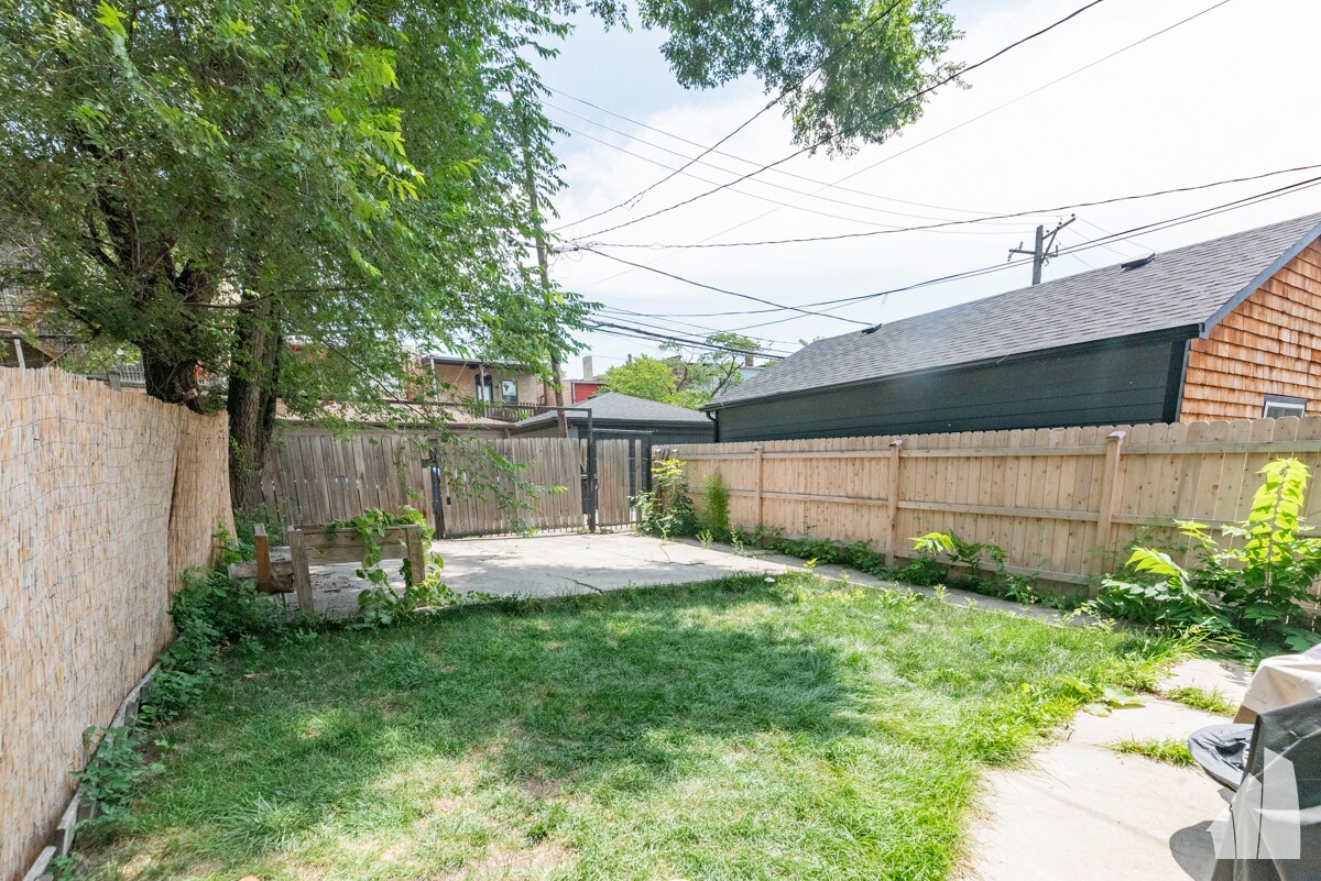 Building Photo - 1227 N Rockwell St