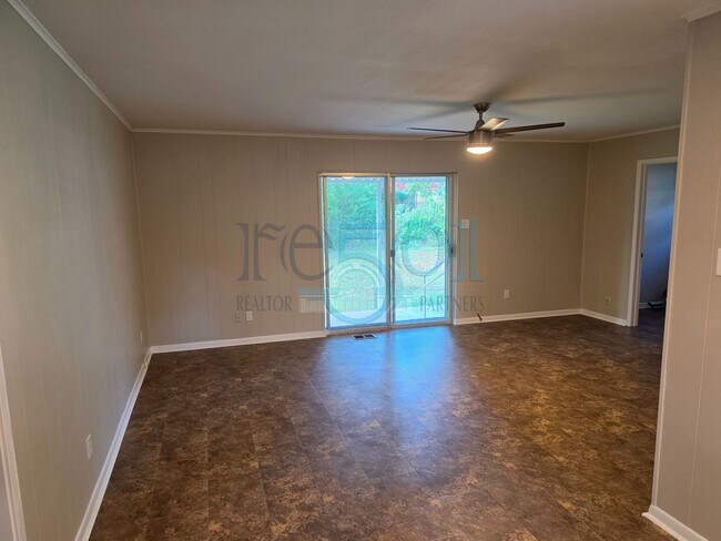 Building Photo - 6601 Blue Bird Dr