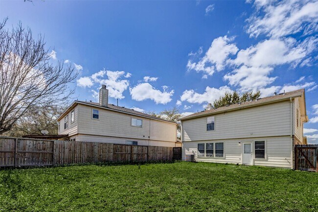 Building Photo - 9307 Grove Haven Dr